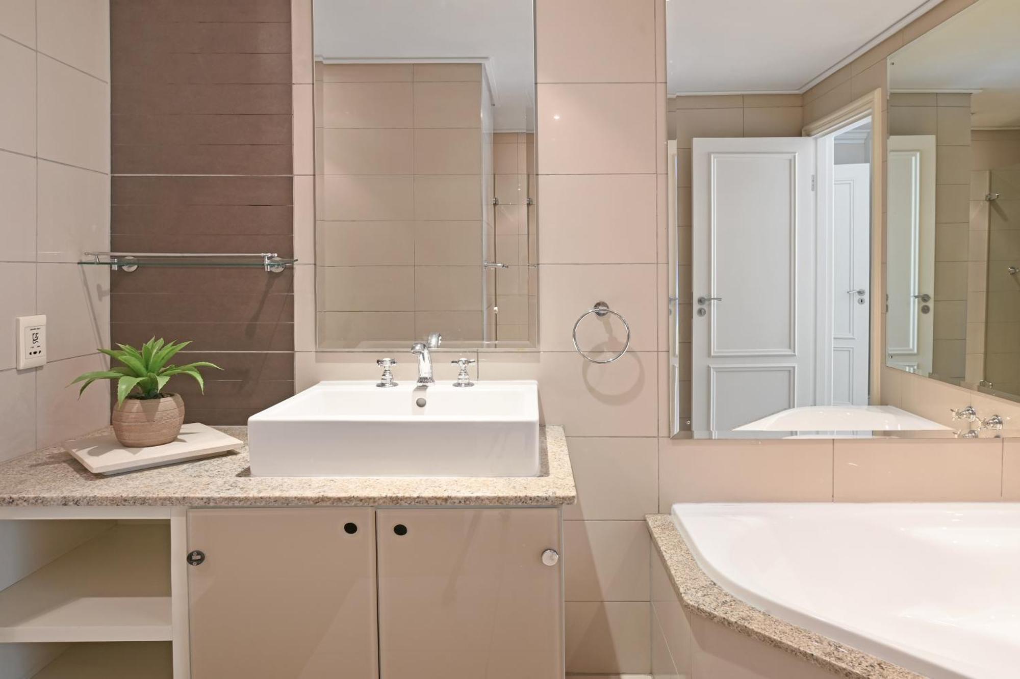 2br Close To V&a Waterfront - Apt218 Kapstadt
